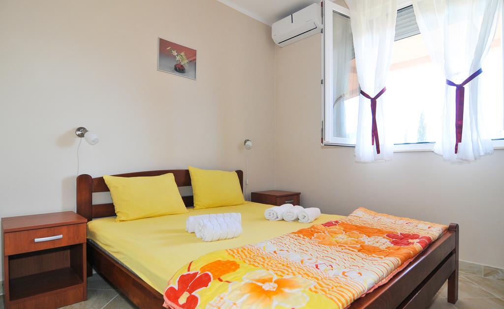 Apartments Mira Tivat Eksteriør billede