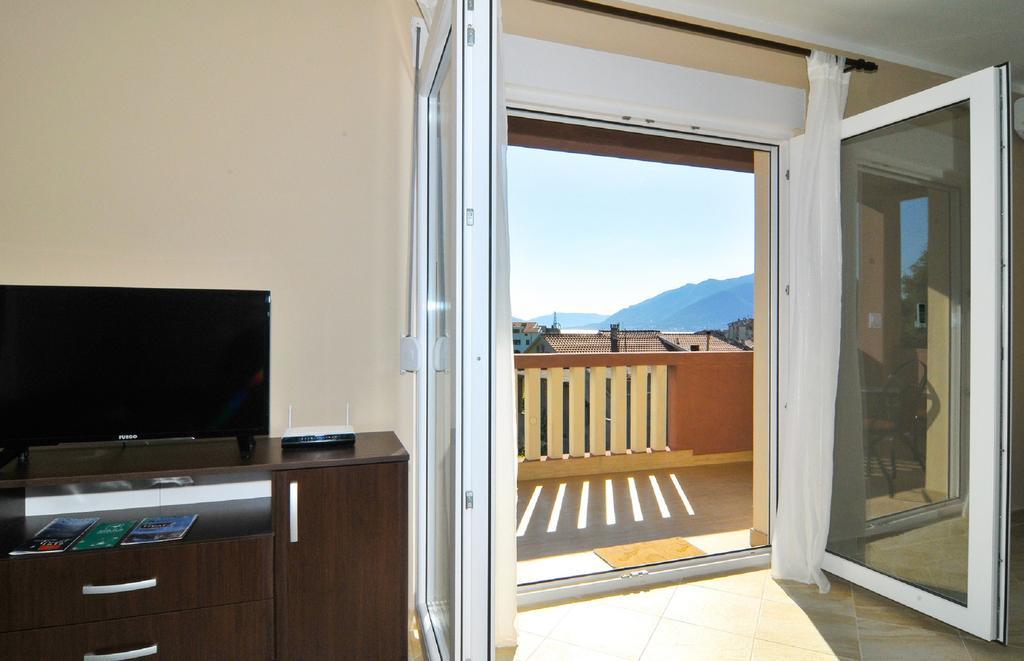 Apartments Mira Tivat Eksteriør billede