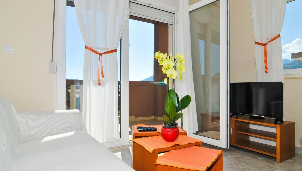Apartments Mira Tivat Eksteriør billede