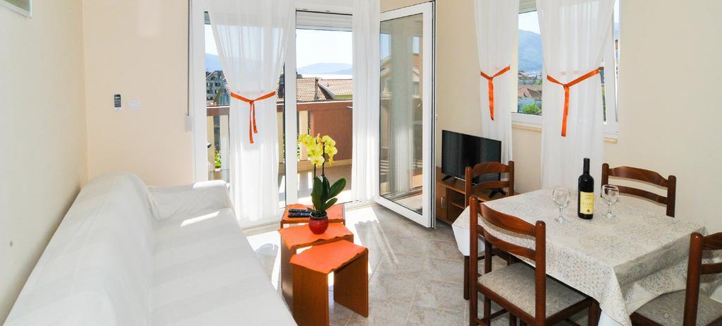 Apartments Mira Tivat Eksteriør billede