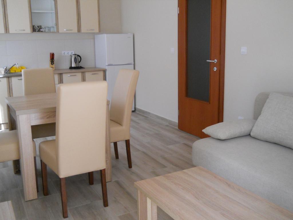 Apartments Mira Tivat Eksteriør billede