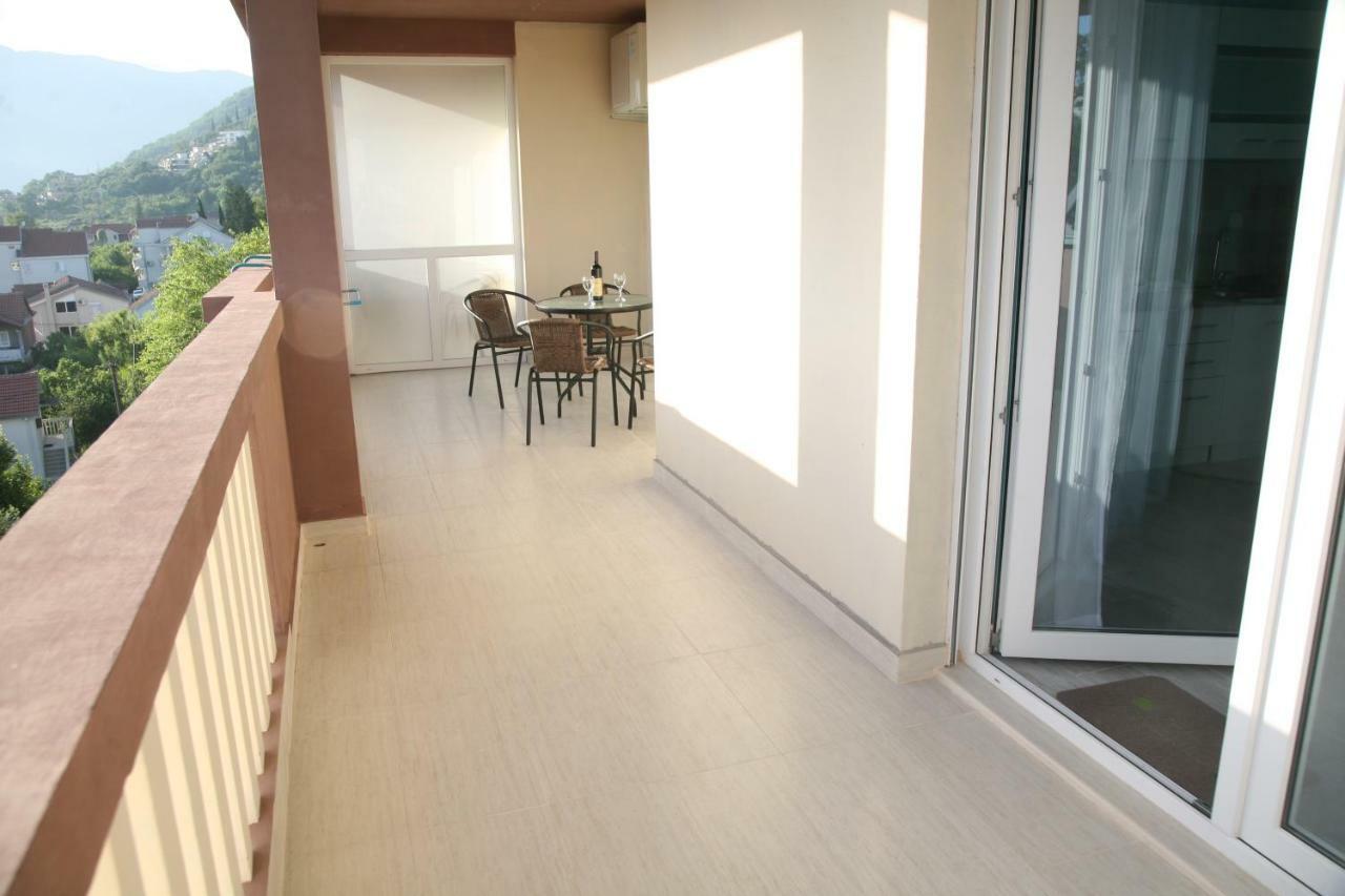 Apartments Mira Tivat Eksteriør billede
