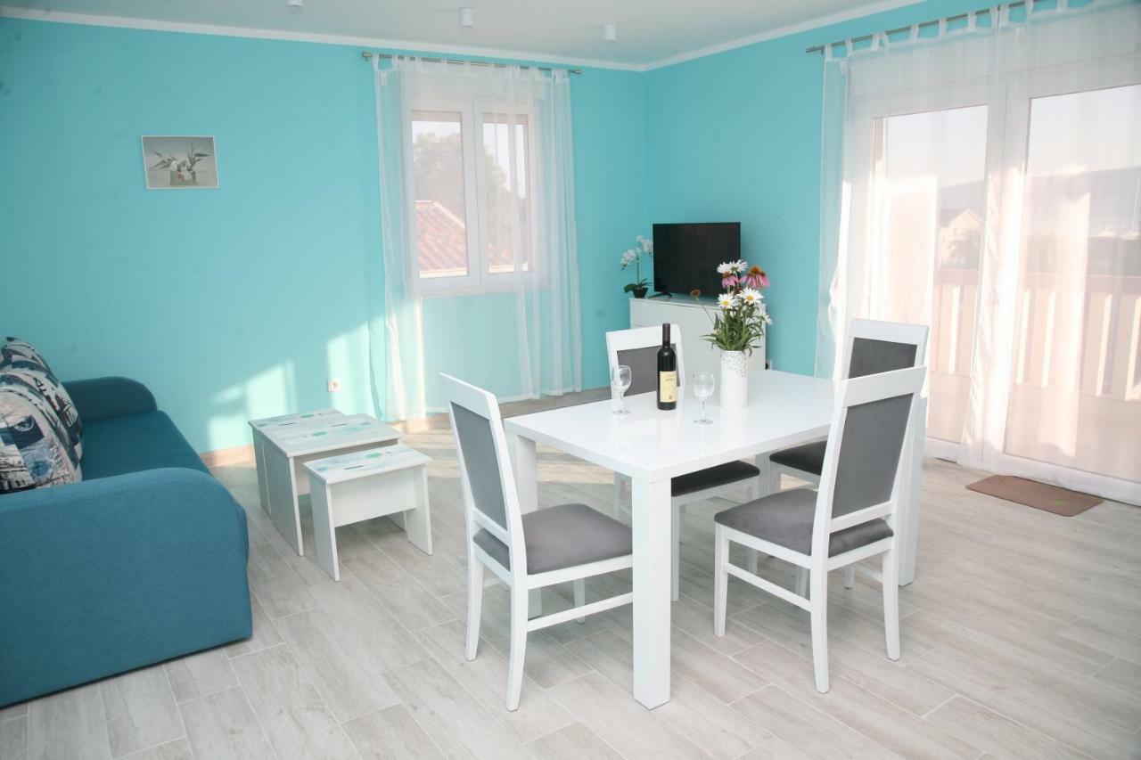 Apartments Mira Tivat Eksteriør billede