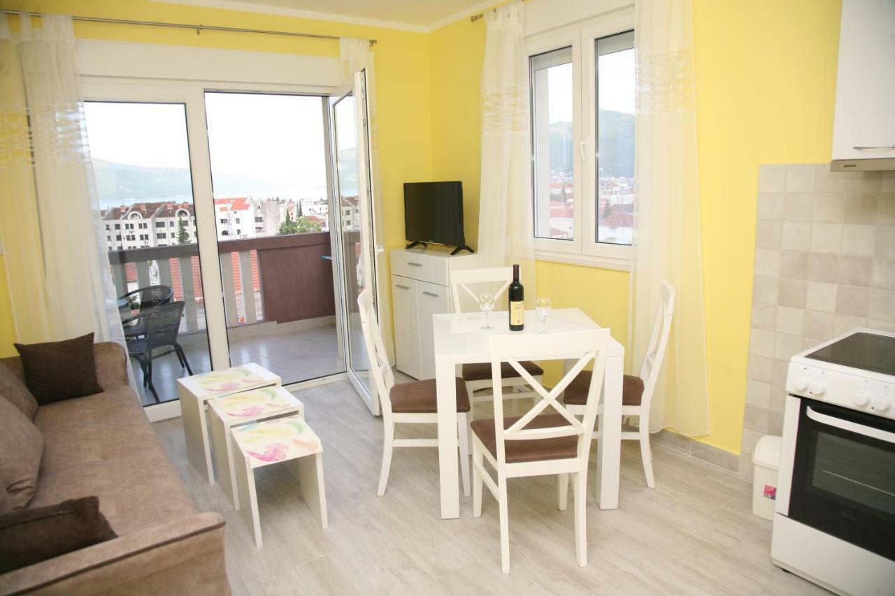 Apartments Mira Tivat Eksteriør billede