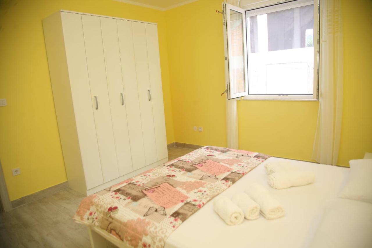 Apartments Mira Tivat Eksteriør billede