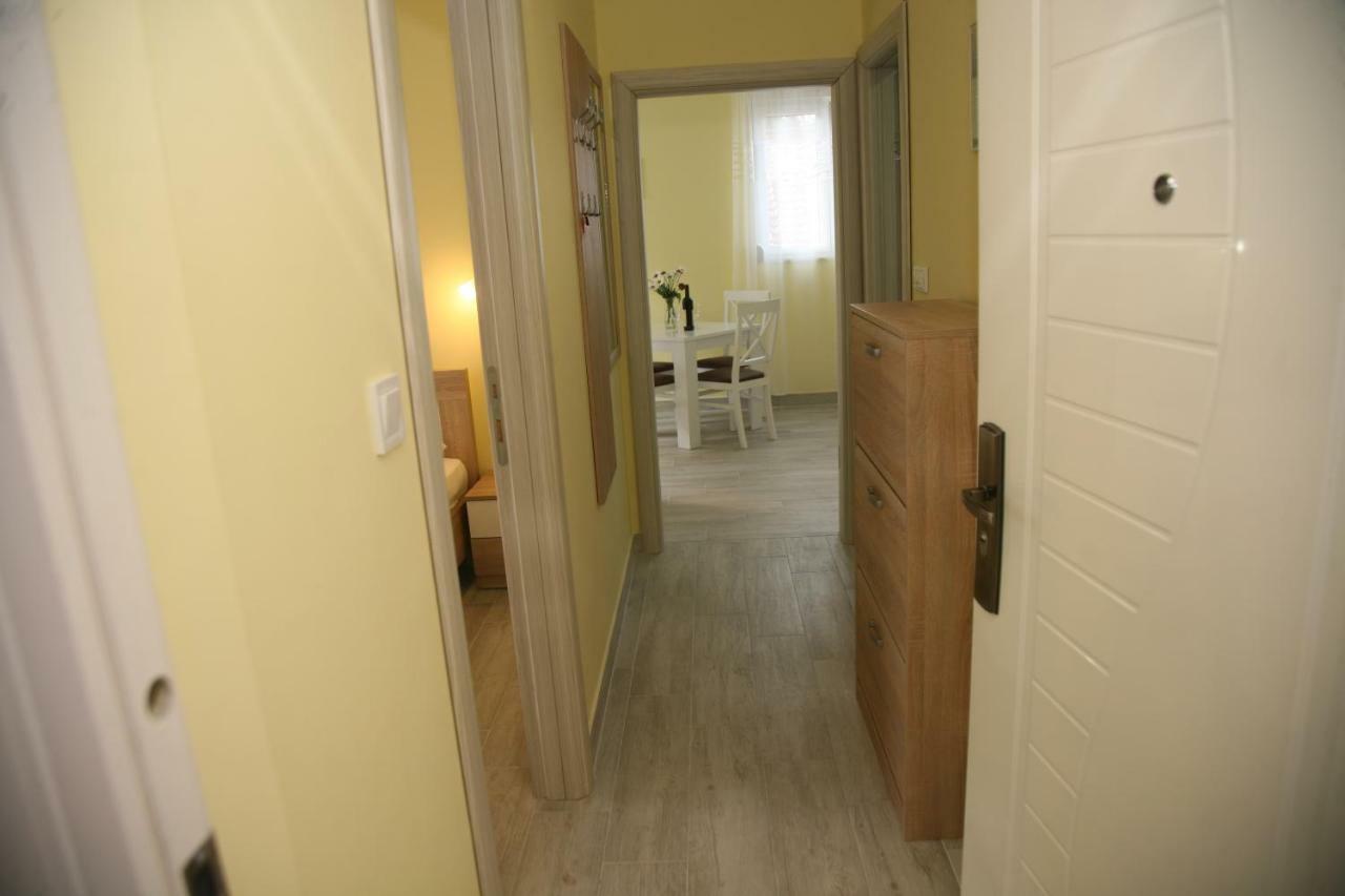 Apartments Mira Tivat Eksteriør billede